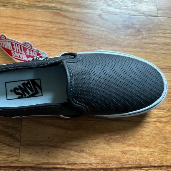 Vans black leather ‘Off The Wall’ slip on sneakers women’s 6.5 NWT - Picture 13 of 15